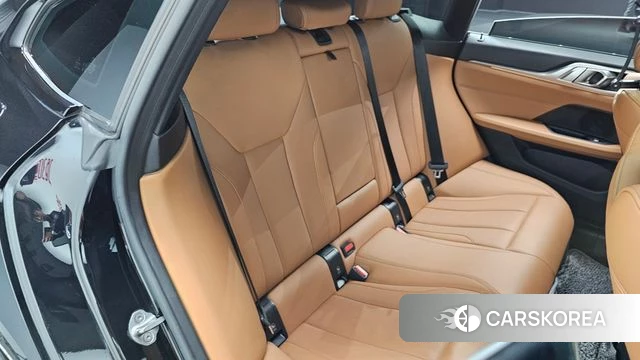 BMW i4 2022 Черный из Кореи, фото 3
