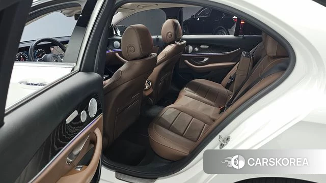Mercedes-Benz E-Class W213 2018 Белый из Кореи, фото 3