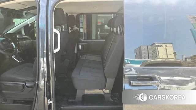 Hyundai Staria 2023 Серый из Кореи, фото 3