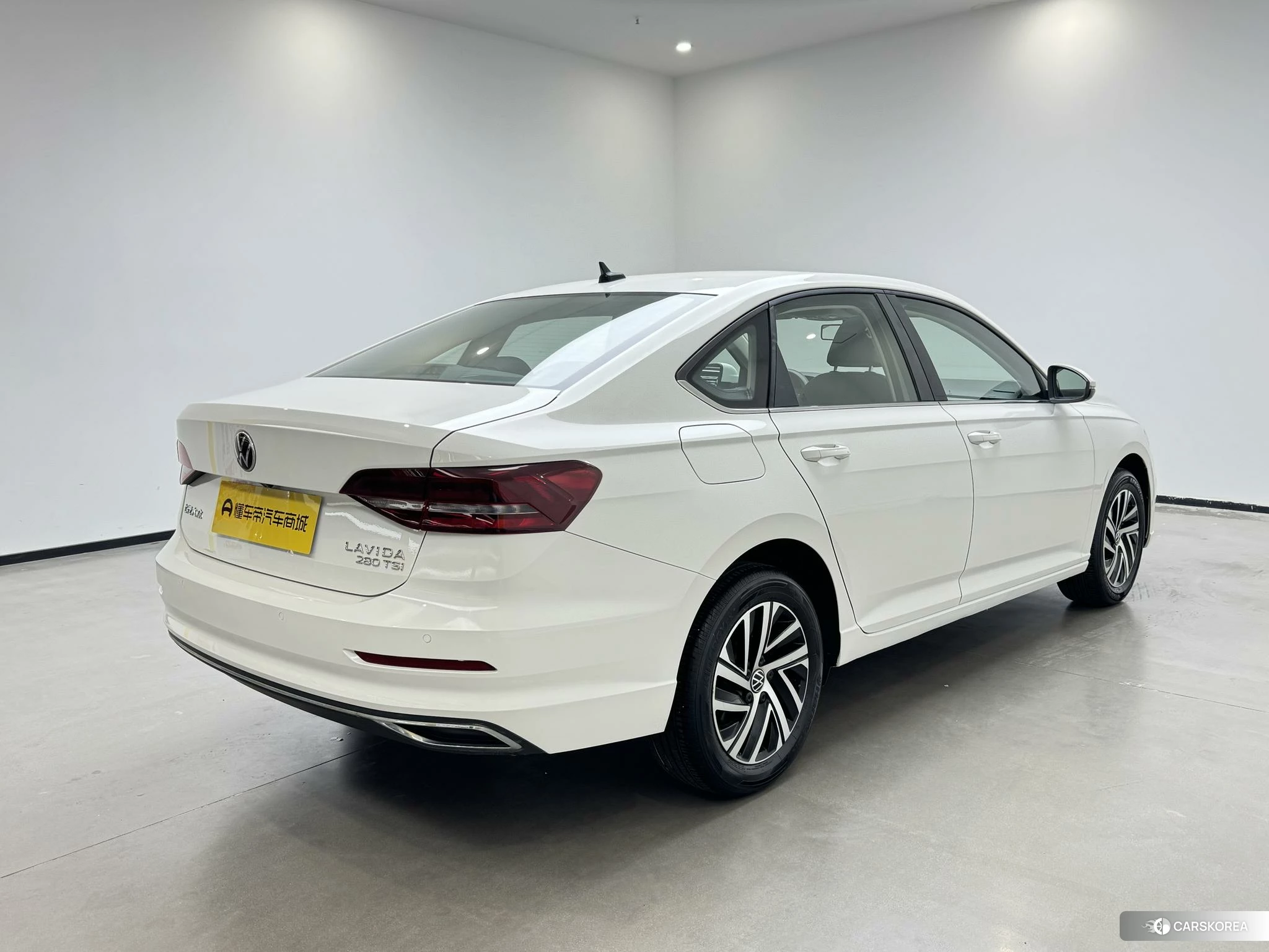 Volkswagen Lavida 2021 Белый из Китая, фото 3