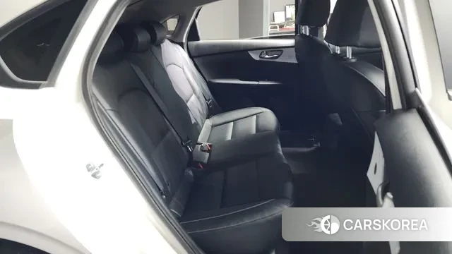 Kia The New K3 2nd generation 2021 Белый из Кореи, фото 3