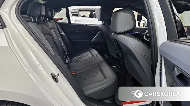 BMW 5 Series (G60) 2023 Белый из Кореи, фото 3