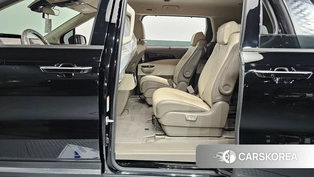Kia Carnival 4th generation 2021 Черный из Кореи, фото 3