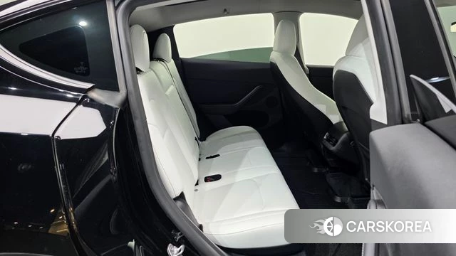 Tesla Model Y 2023 Черный из Кореи, фото 3