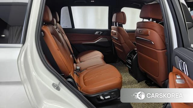 BMW X7 (G07) 2024 Белый из Кореи, фото 3