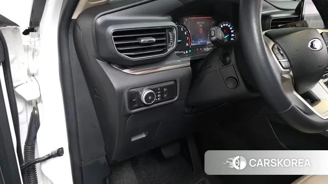 Ford Explorer 6th Generation 2023 Белый из Кореи, фото 3