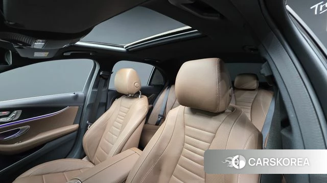 Mercedes-Benz E-Class W213 2023 Белый из Кореи, фото 3