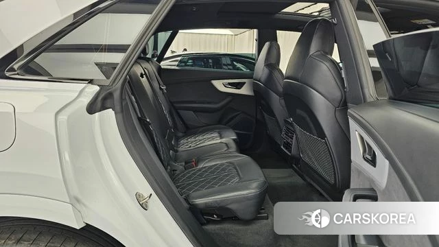 Audi Q8 (4M) 2023 Белый из Кореи, фото 3