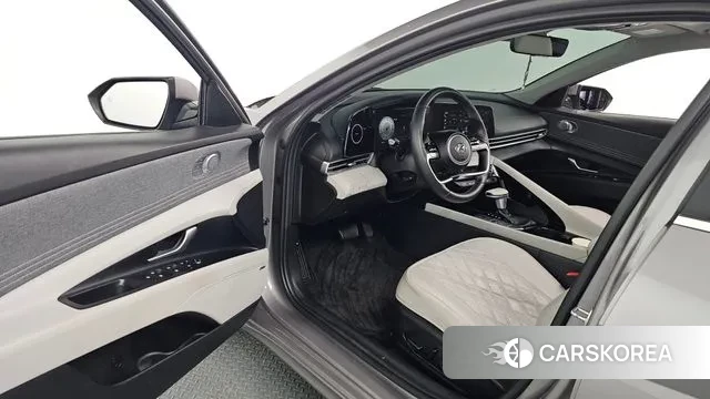 Hyundai Avante (CN7) 2022 Серебристо-серый из Кореи, фото 3