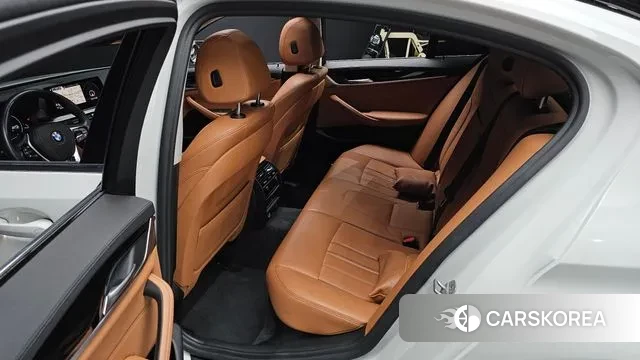 BMW 5 Series (G30) 2019 Белый из Кореи, фото 3