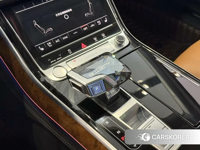 Audi A8 2019 Черный из Китая, фото 3