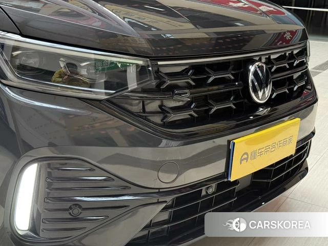 Volkswagen Tanyue 2023 Черный из Китая, фото 3