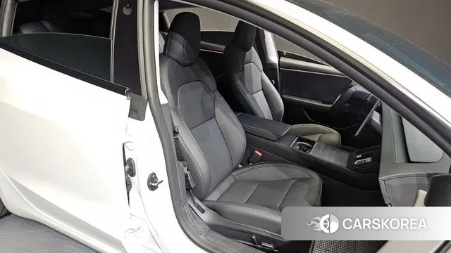 Tesla Model 3 2025 Белый из Кореи, фото 3