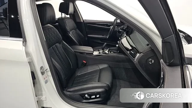 BMW 5 Series (G30) 2020 Белый из Кореи, фото 3