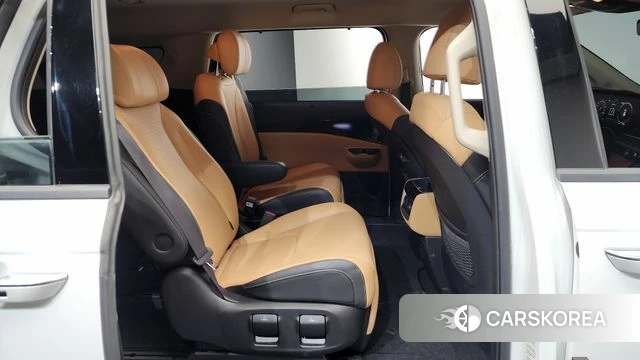 Kia Carnival 4th generation 2023 Белый из Кореи, фото 3