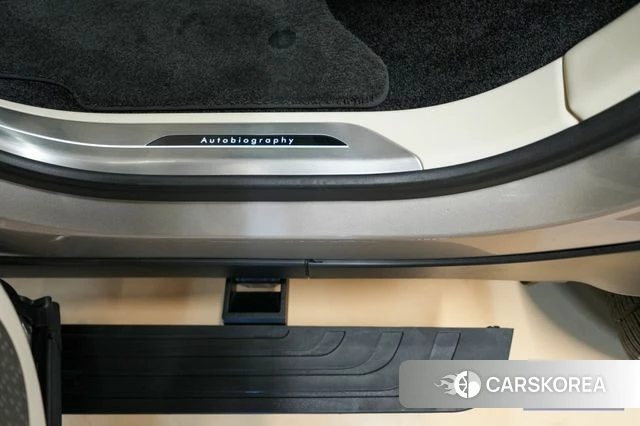 Land Rover Range Rover 5th Generation 2023 Песочный из Кореи, фото 3