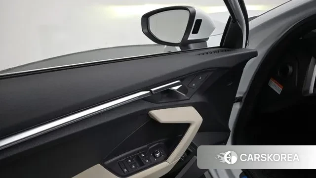 Audi A3 (8Y) 2023 Белый из Кореи, фото 3