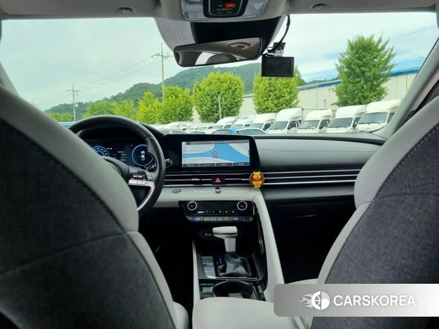 Hyundai Avante (CN7) 2023 Серебристо-серый из Кореи, фото 3