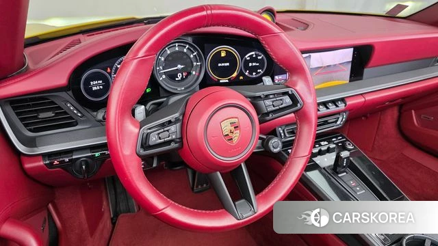 Porsche 911(992) 2021 Желтый из Кореи, фото 3