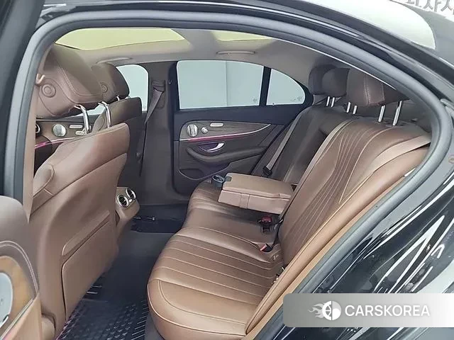 Mercedes-Benz E-Class W213 2019 Черный из Кореи, фото 3