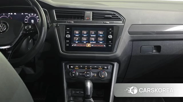Volkswagen Tiguan second Generation 2020 Белый из Кореи, фото 3