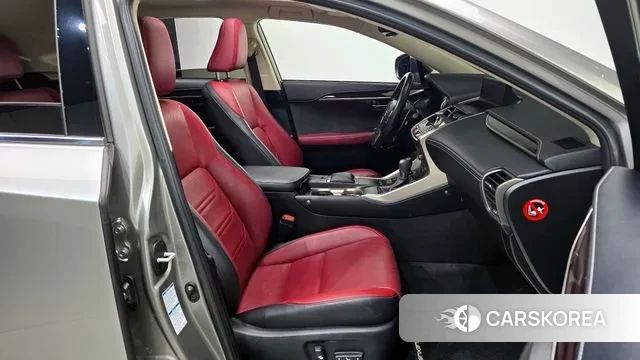 Lexus NX300h 2020 Серебряный из Кореи, фото 3