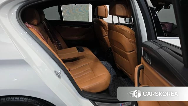 BMW 5 Series (G30) 2022 Белый из Кореи, фото 3