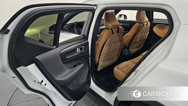 Volvo XC40 2022 Белый из Кореи, фото 3