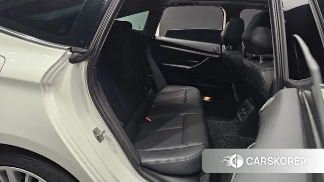 BMW 3 Series GT (F34) 2019 Белый из Кореи, фото 3