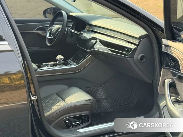 Audi A8 2022 Черный из Китая, фото 3