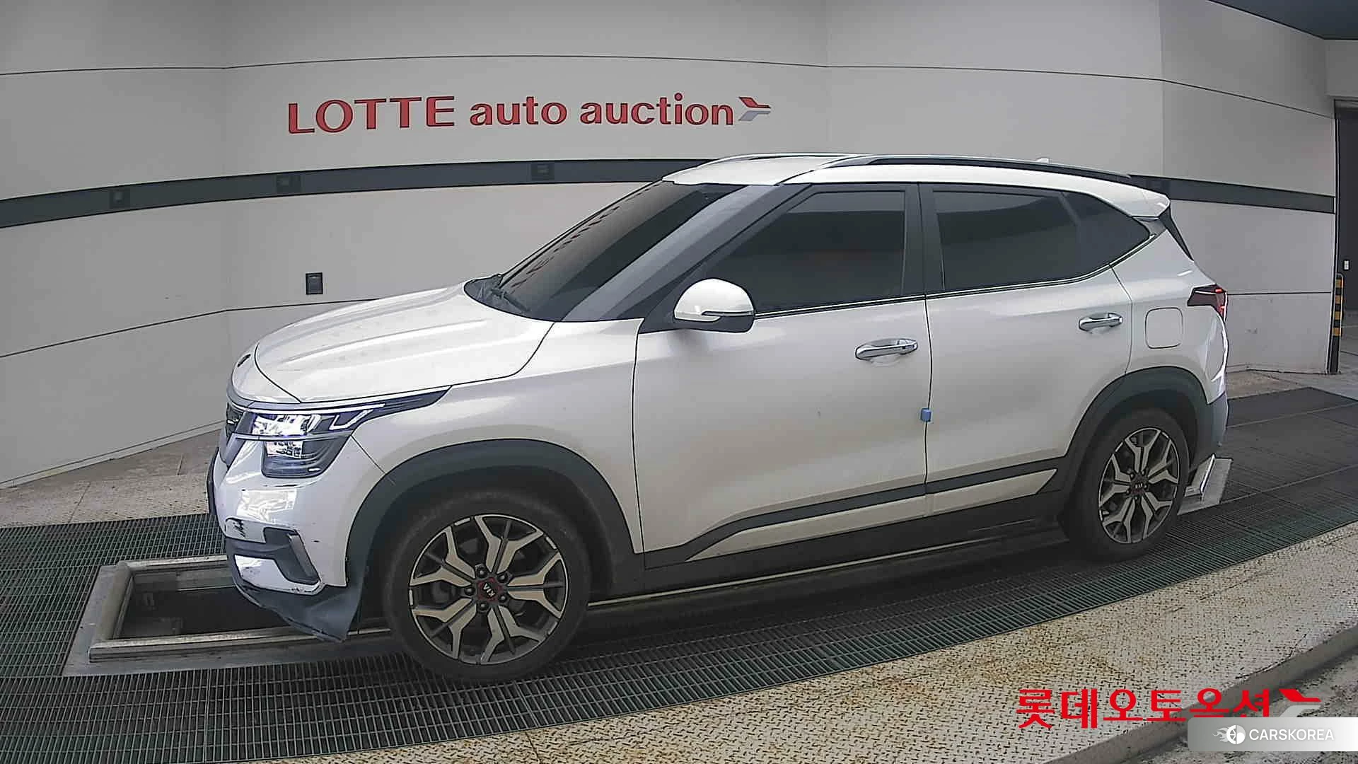 Kia Seltos 2021 Snow White Pearl из Кореи, фото 3