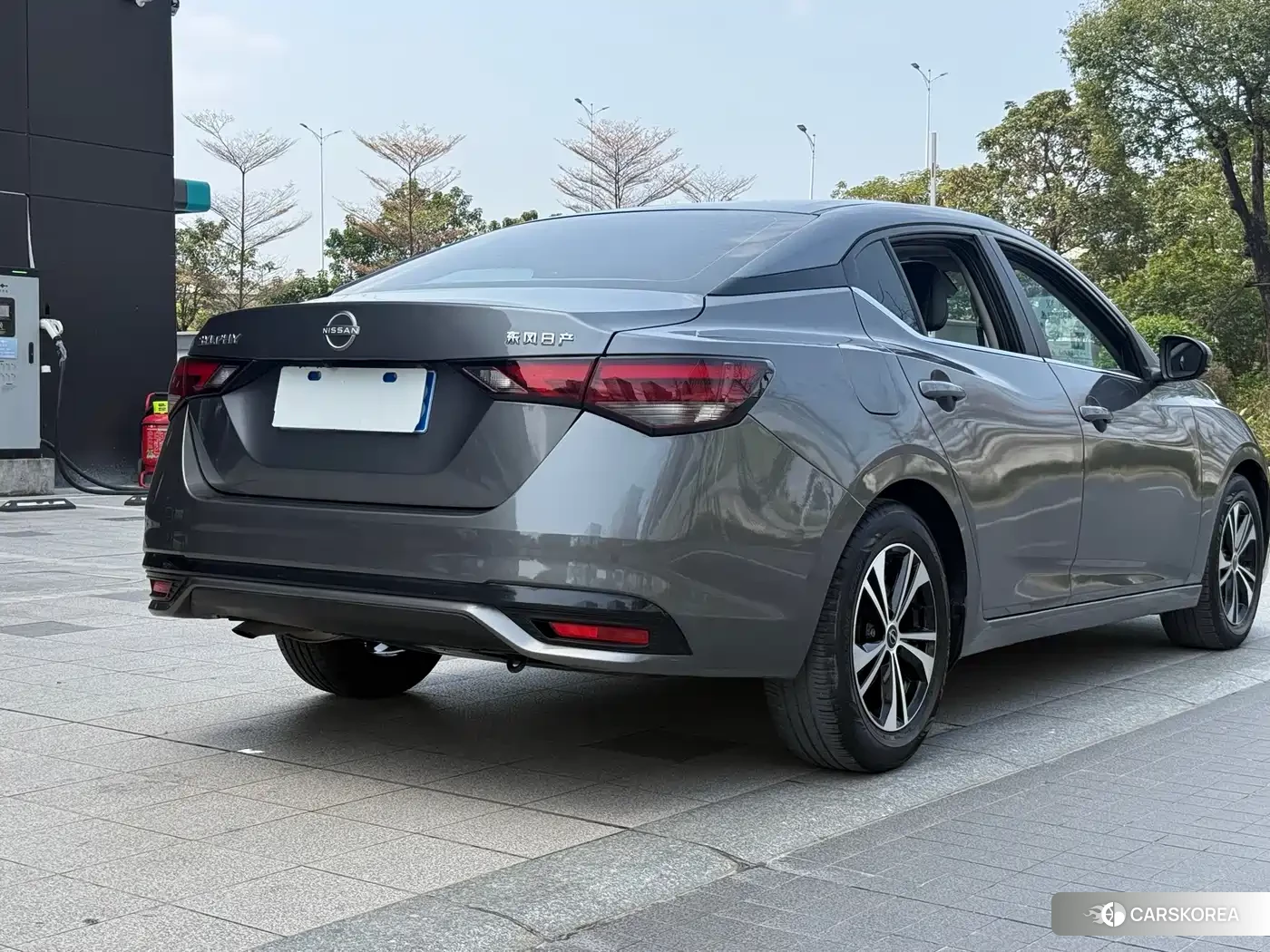 Nissan Sylphy 2023 Silver/gray из Китая, фото 3