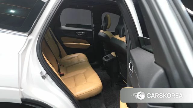 Volvo XC60 second Generation 2018 Белый из Кореи, фото 3