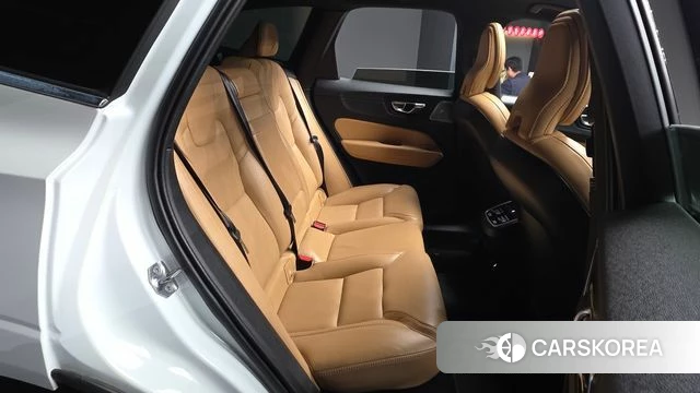 Volvo XC60 second Generation 2019 Белый из Кореи, фото 3