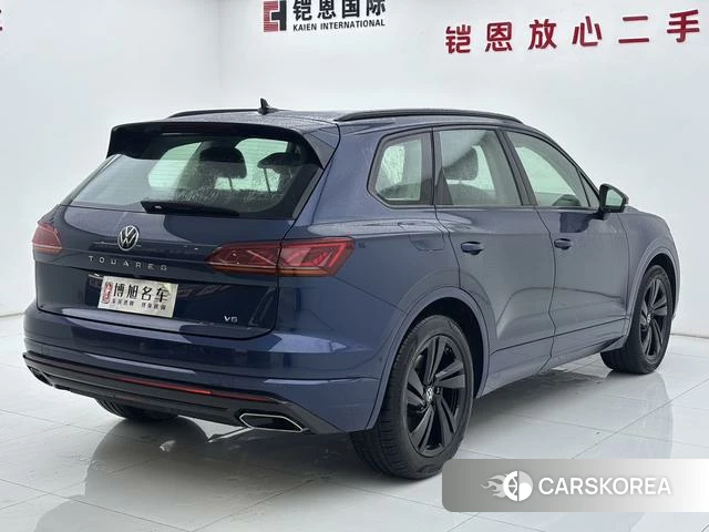Volkswagen Touareg 2021 Синий из Китая, фото 3