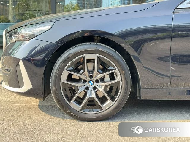 BMW 5 series 2024 Черный из Китая, фото 3