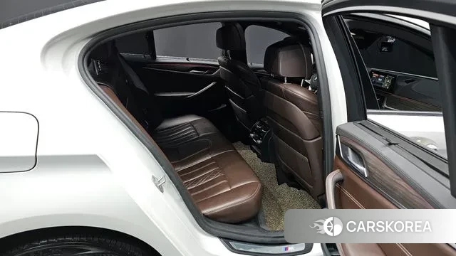 BMW 5 Series (G30) 2018 Белый из Кореи, фото 3