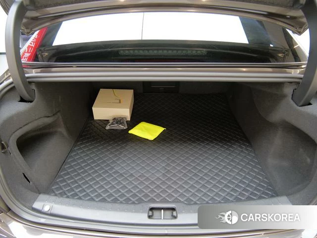 Volvo S90 2024 Темно-серый из Китая, фото 3