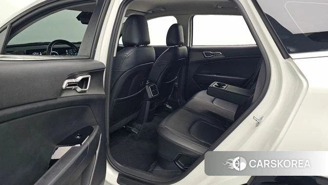 Kia Sportage 5th Generation Hybrid 2022 Белый из Кореи, фото 3