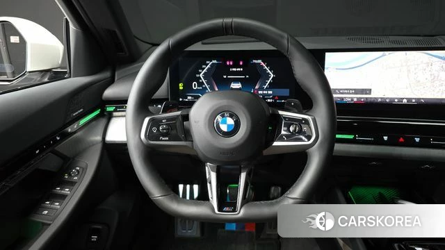 BMW 5 Series (G60) 2024 Белый из Кореи, фото 3