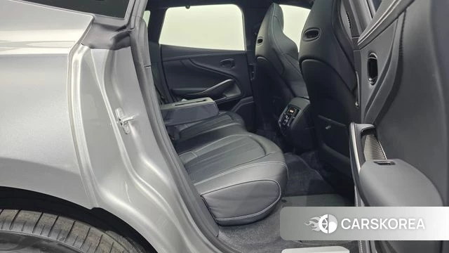 Aston Martin DBX 2025 Серебристо-серый из Кореи, фото 3