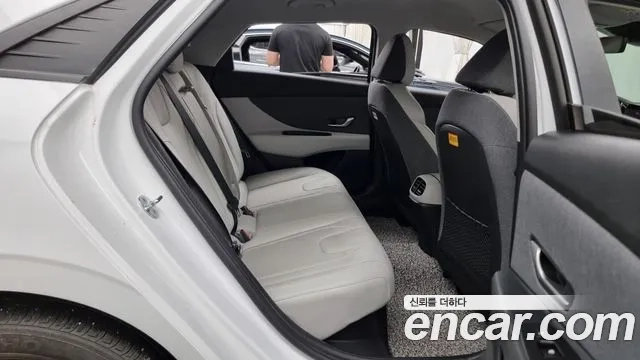 Hyundai Avante Hybrid (CN7) 2022 Белый из Кореи, фото 3