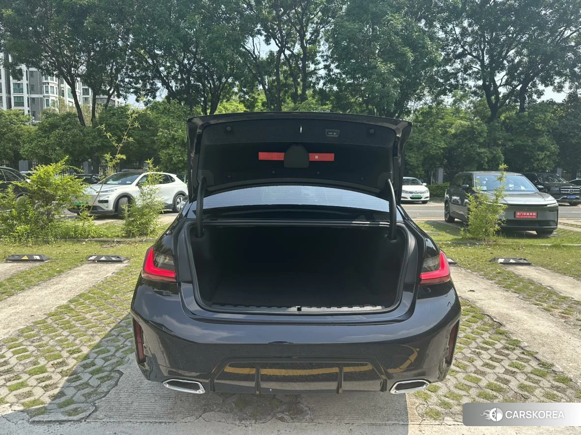 BMW 3 series 2024 Черный из Китая, фото 3