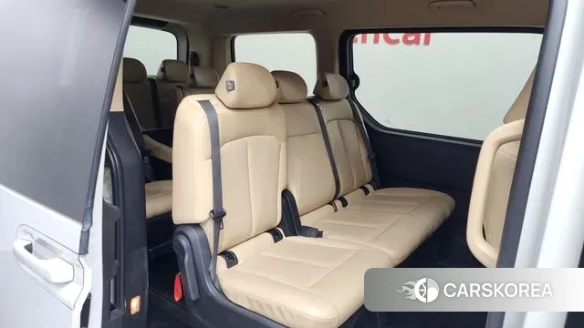 Hyundai Staria 2021 Белый из Кореи, фото 3