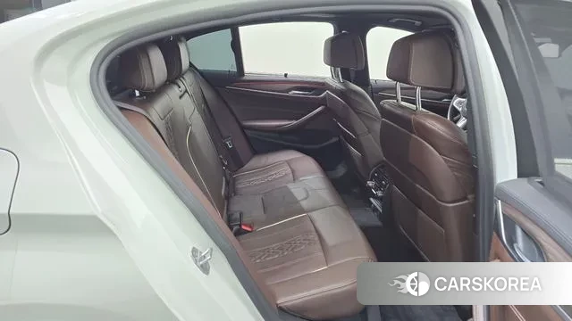 BMW 5 Series (G30) 2019 Белый из Кореи, фото 3