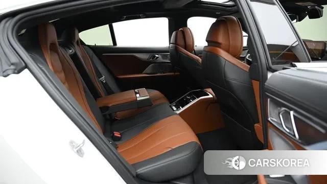 BMW 8 Series (G15) 2023 Белый из Кореи, фото 3