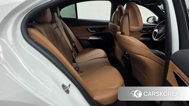 Mercedes-Benz E-Class W214 2025 Белый из Кореи, фото 3