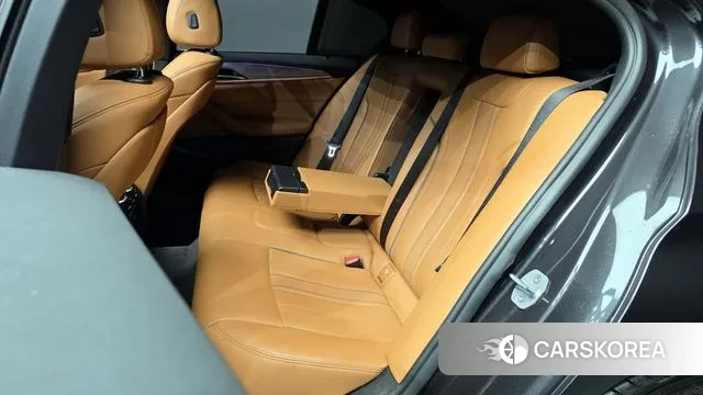 BMW 5 Series (G30) 2018 Серый из Кореи, фото 3