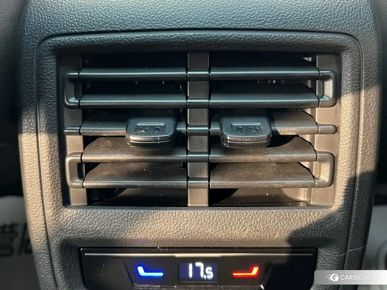 Volkswagen Golf 2024 Белый из Китая, фото 3