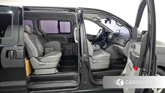 Hyundai The New Grand Starex 2019 Черный из Кореи, фото 3